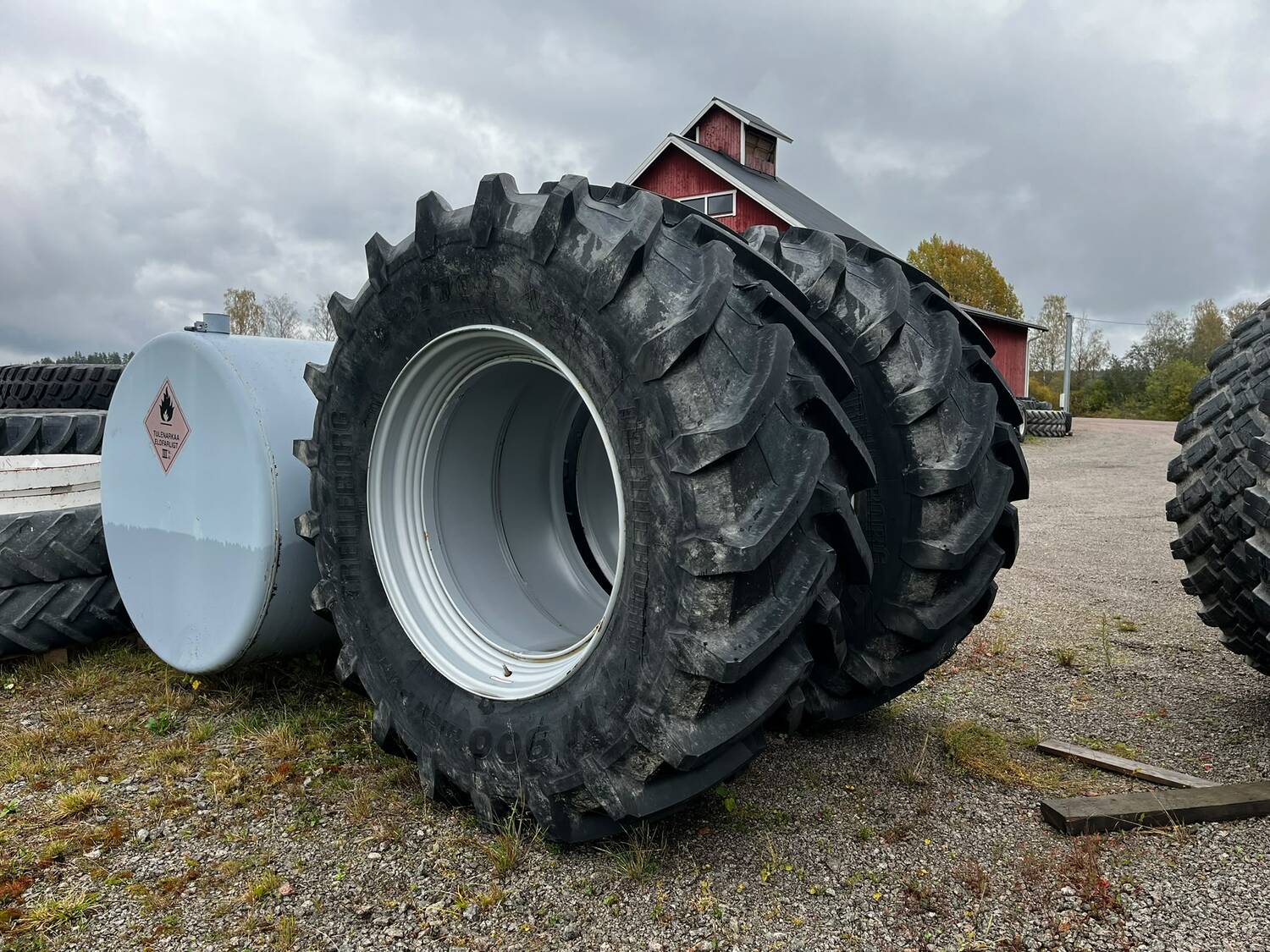 Trelleborg&nbsp; ap+ dual wheels