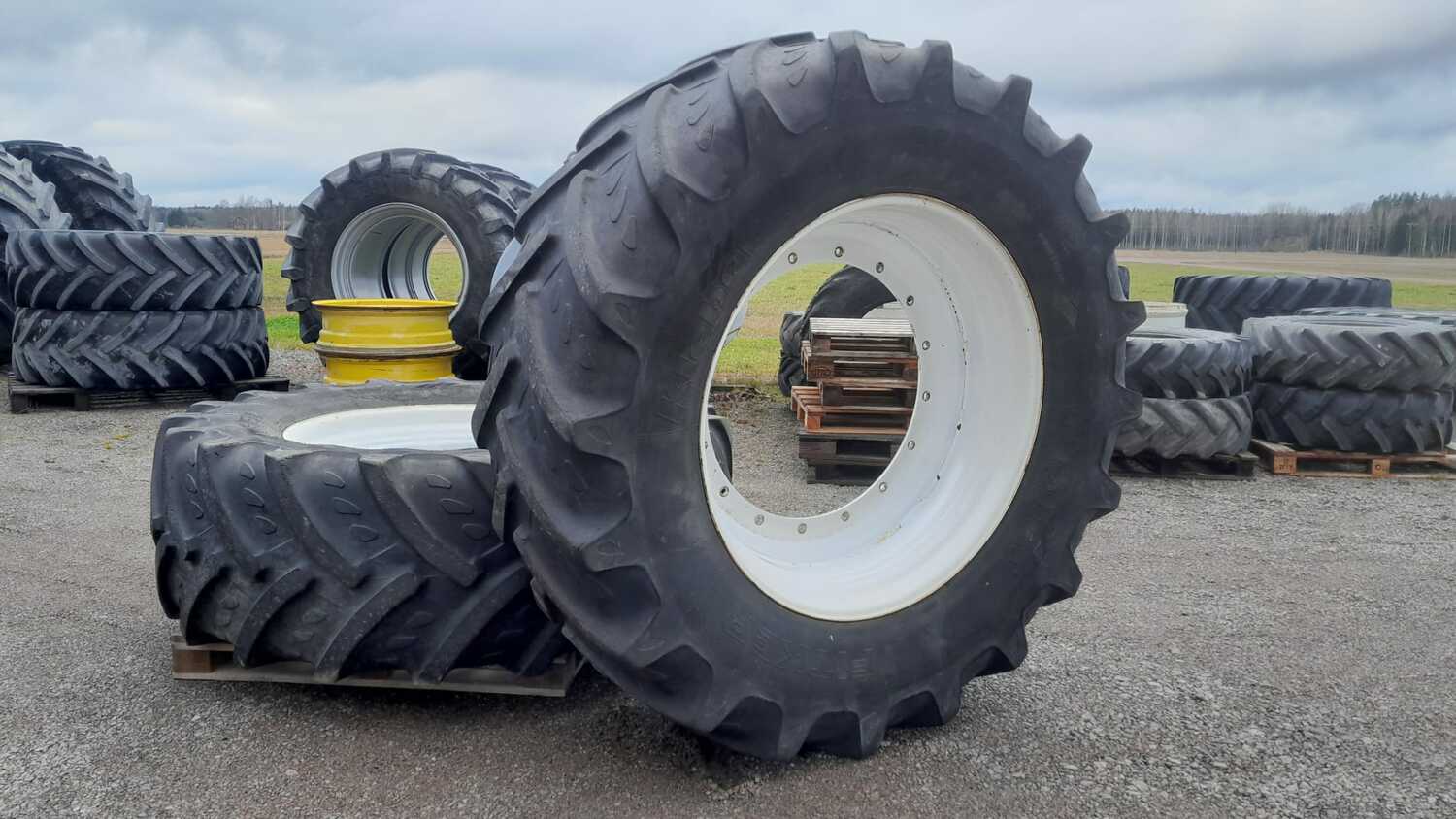 levikepyörät 620/70R42